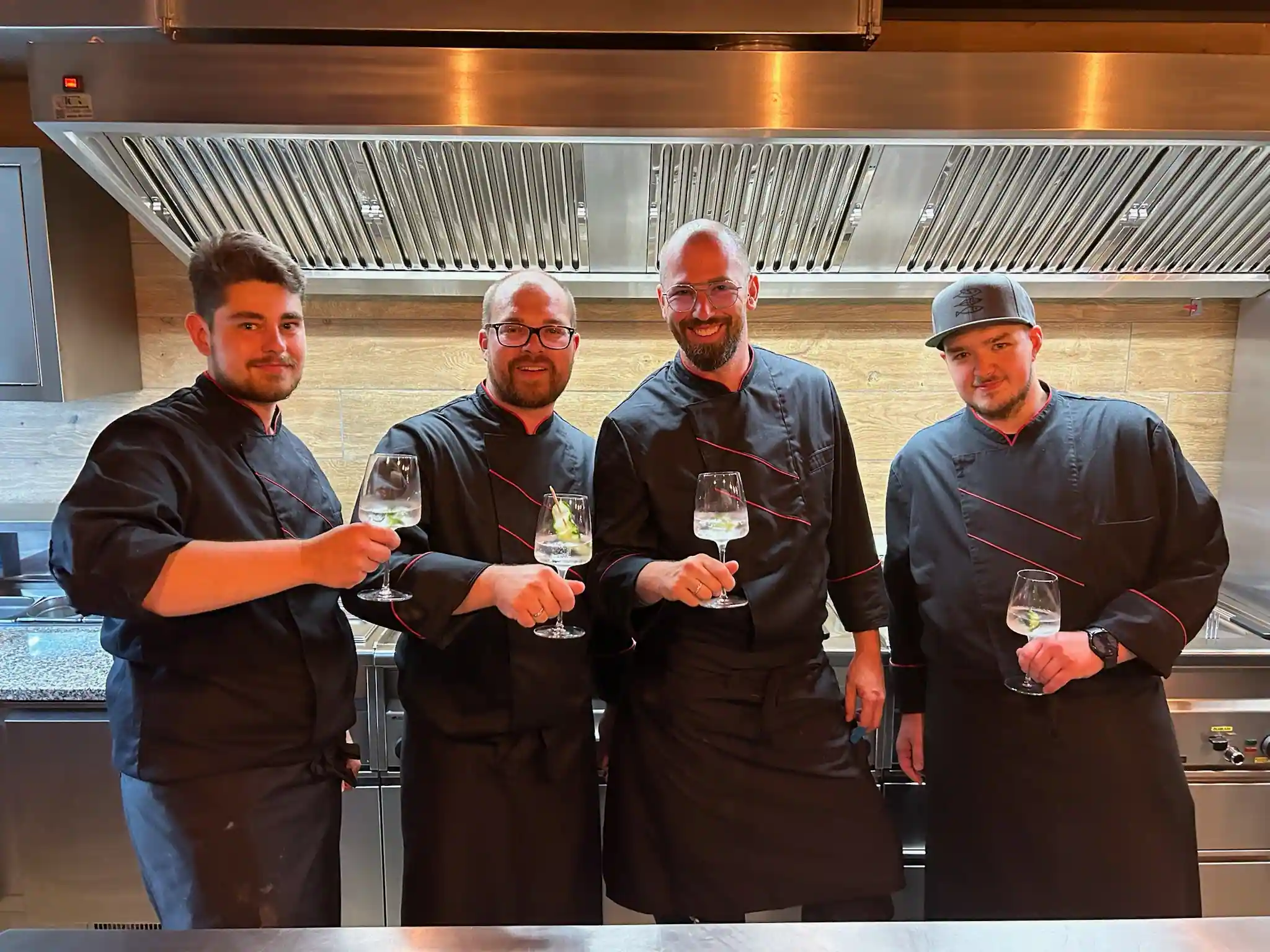 Das Küchen-Team von Axels Soulkitchen am Pass